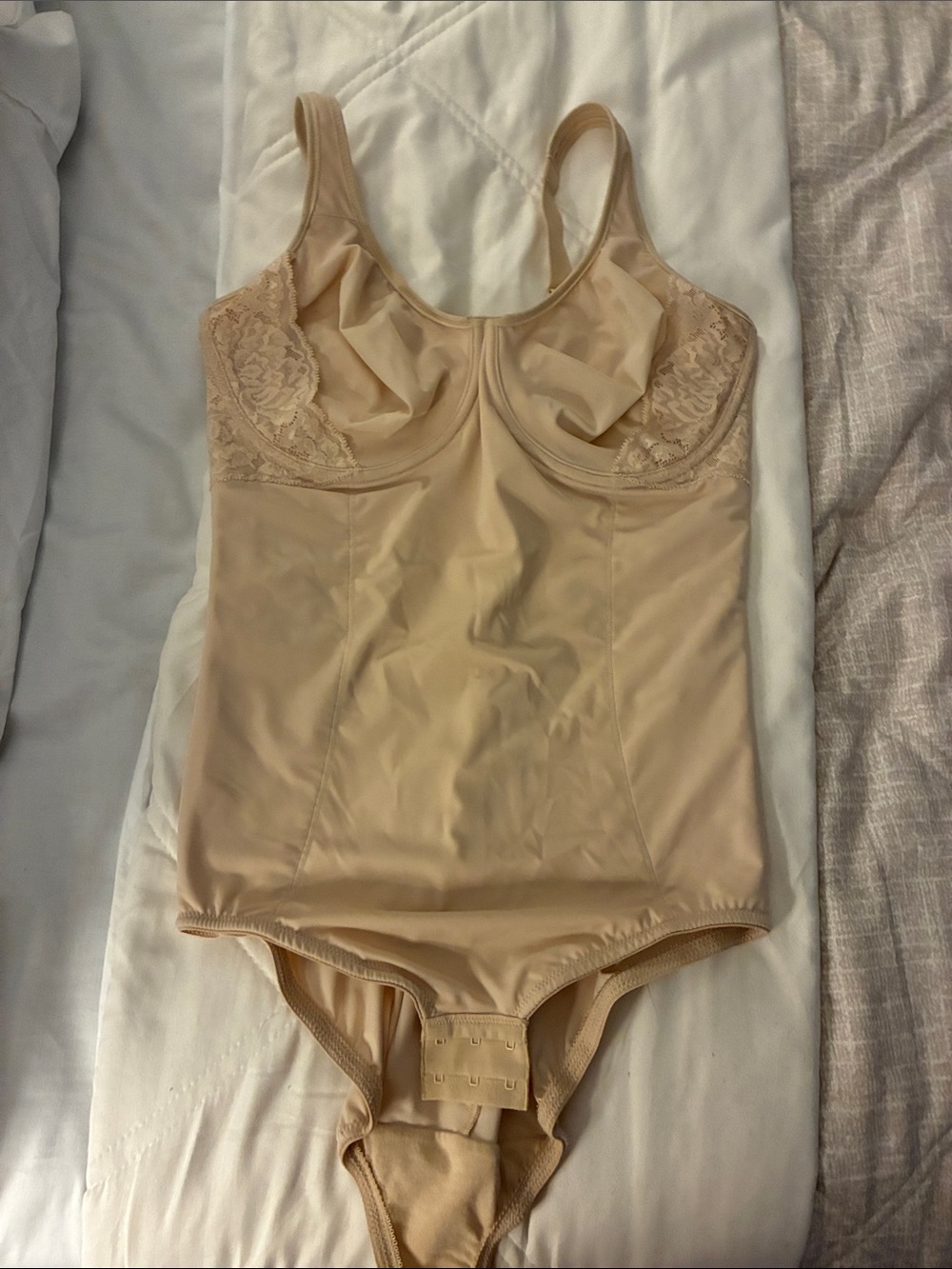Maidenform Nude Beige Lined Bra with Adjustable Straps